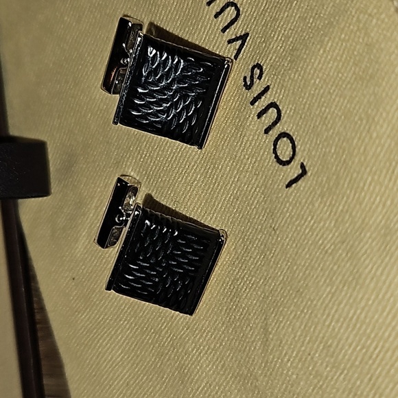 Louis Vuitton Damier Infini Cufflinks with Matching Leather Case - Picture 6 of 11